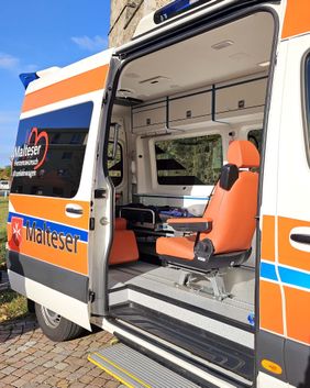 Blick ins Innere des Malteser Herzenwunsch-Krankenwagens