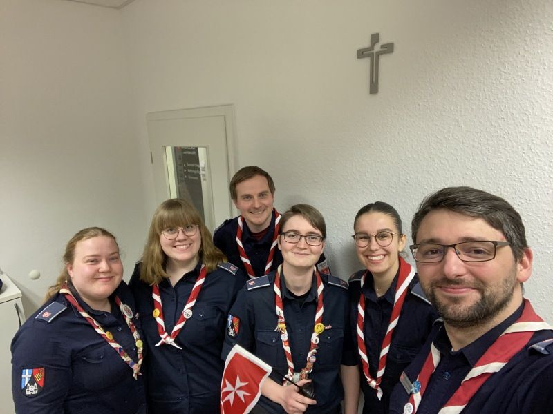 Foto zeigt die Mitglieder des neuen Jugendführungskreises. Von links nach rechts: Veronika Garrecht, Lena Schlate, Felix Bohn, Michi Gilcher, Marla Becker, Philipp Ochsner. Es fehlen: Der Jugendseelsorger und die Vertretung des Diözesanvorstands.